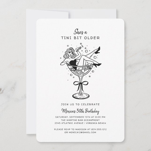 Retro Hon är en Tini Bit Older Hand plockade Birth Inbjudningar (Framsida)