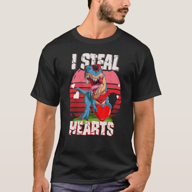 Retro I Steal Hearts Valentines Day Dinosaur Boys  T Shirt (Framsida)