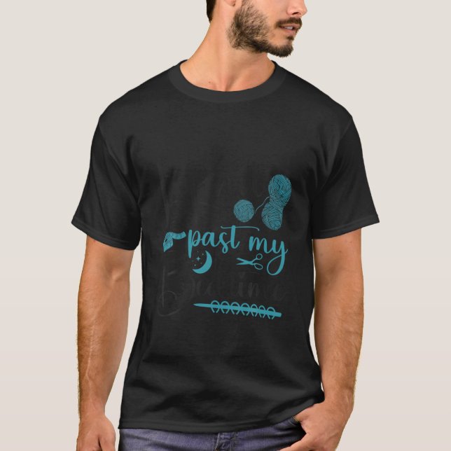 Retro I Sticka tidigare Min Bedtime Sewing Knitter T Shirt (Framsida)