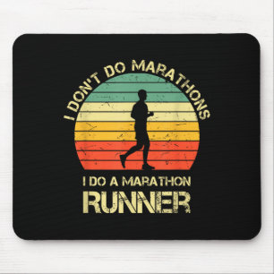 Retro Jag Kör Inte Maraton Jag Är En Maratonlöpare Musmatta
