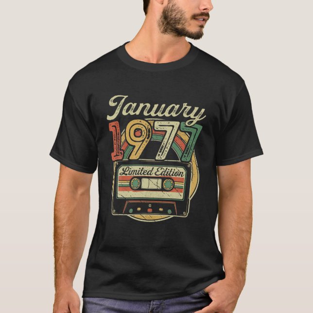 Retro Januari 1977 Kassettband 45th Birthday Dec T Shirt (Framsida)