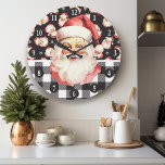 Retro Jultomten Black and White Play-jul Stor Klocka<br><div class="desc">Fira festsäsongen med vår Retro Jultomten Black and White Play-julklapp! Den här charmerande klockan har en nostalgisk Jultomten-design som ställs in mot en snyggt svart och vit plaid-bakgrund, där vintage charm kombineras med modernt fläkt. Perfekt för att lägga till en festlig beröring i vardagsrummet, köket eller entryway. Den här klockan...</div>