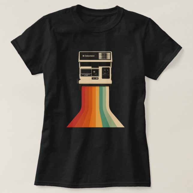 Retro kamera med regnbågsutskrift t shirt (Design framsida)