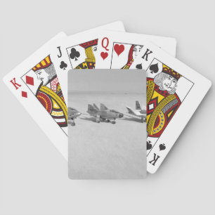 Retro kämpejet som leker kort casinokort