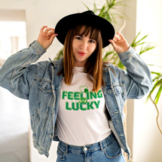 Retro Känns Lucky St patrick's day Quote Women T Shirt (Skapare uppladdad)