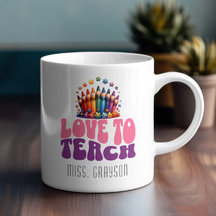 Retro "Kärlek to Teach" Crayon Design Teacher Namn Kaffemugg