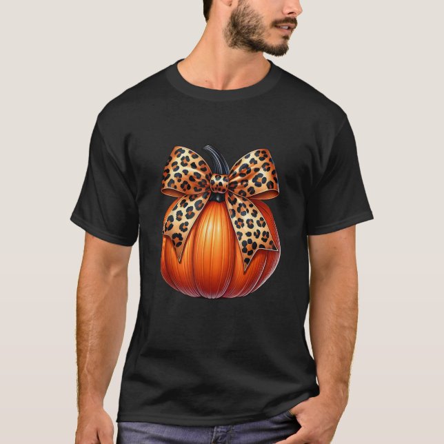 Retro Leopard Coquette Bow Pumpkin Fall Thanksgivi T Shirt (Framsida)