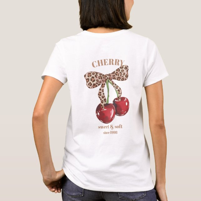Retro Leopardbåge Körsbär Söt & Mjuk Sedan Slogan T Shirt (Baksida)
