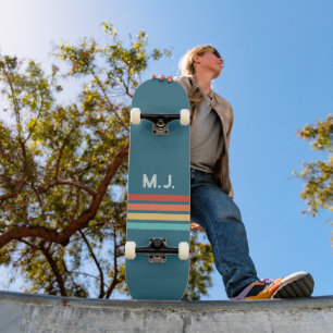 Retro Linjer '70:s '80:s och Monogram Skateboard