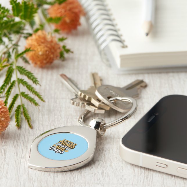 Retro Little Things, Big Days Metal Keychain Swirl Silverfärgad Nyckelring (Sidan)