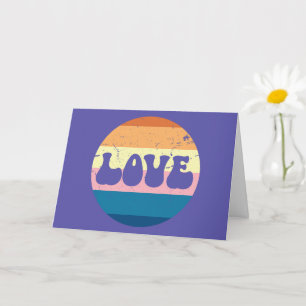 Retro Love Typografi På Vintage Solnedgångs Ränder Kort