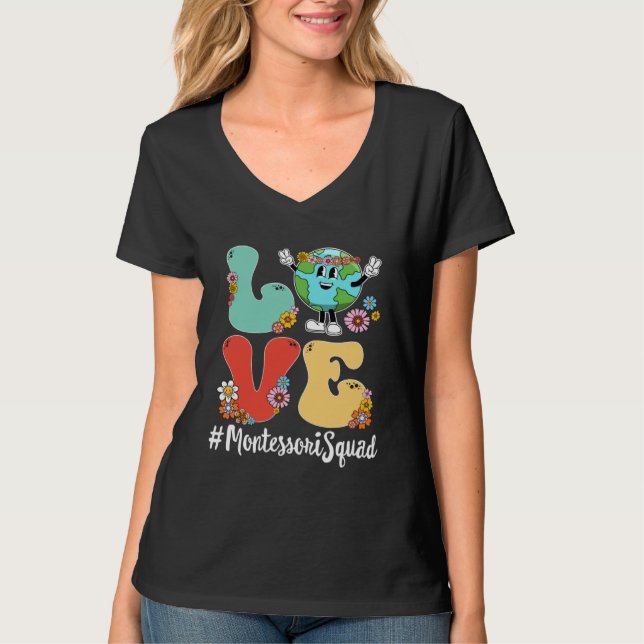 Retro Love World Earth Day 2023 Montessori Squad T Shirt (Framsida)