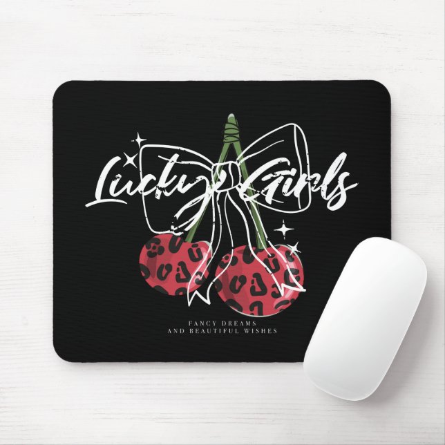 Retro Lucky Girls Cherry Citat Musmatta (Med mus)