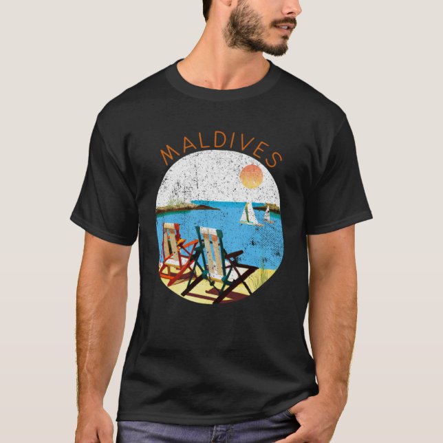 Retro Maldives Souvenir  Vintage beach Vacation T Shirt (Framsida)