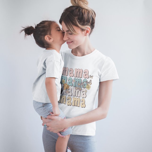Retro Mamma Flowers och Butterflies T Shirt (Skapare uppladdad)