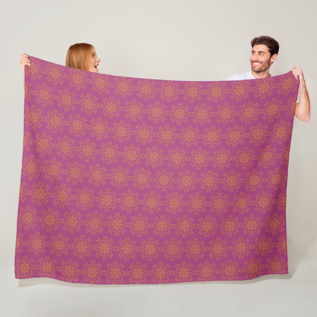 Retro Mandala Boysenberry Fleece Blanket (3 storle (På plats)