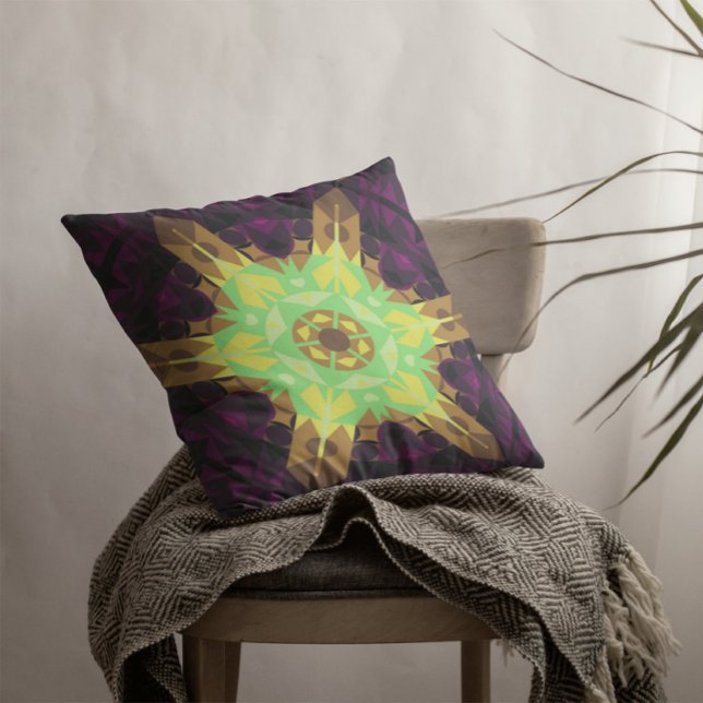 Retro Mandala Flower Grönt Gult och Lila Kudde (Skapare uppladdad)