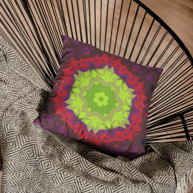 Retro Mandala Flower Grönt Red and Lila Kudde (Skapare uppladdad)