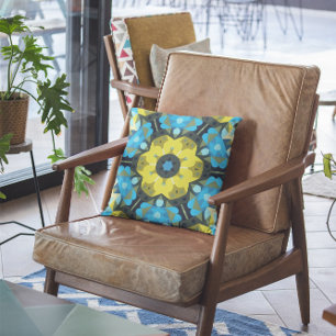 Retro Mandala Flower Gult och Blue Kudde