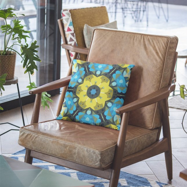 Retro Mandala Flower Gult och Blue Kudde (Skapare uppladdad)