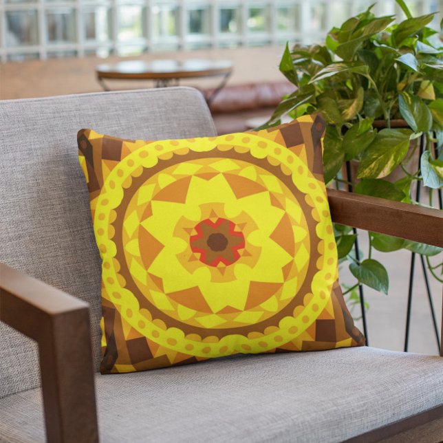 Retro Mandala Flower Gult och Orange Kudde (Skapare uppladdad)