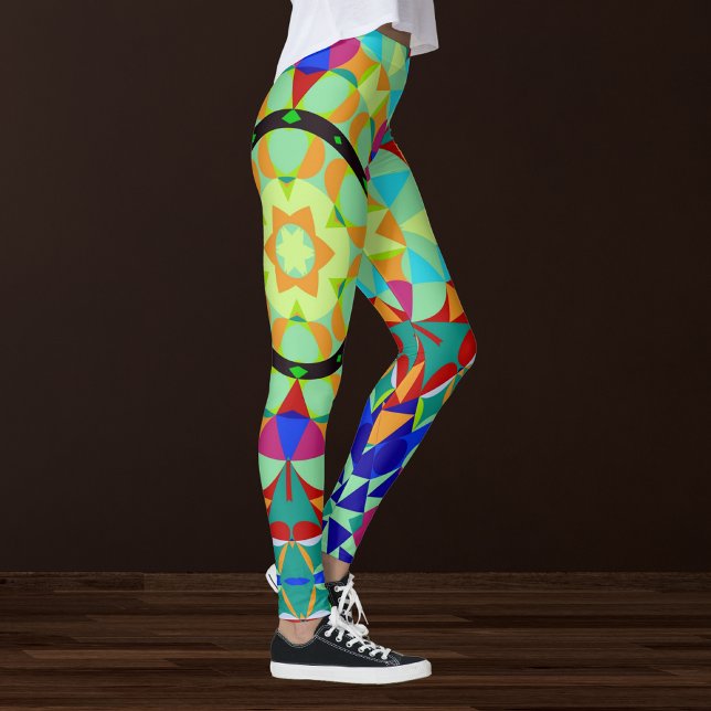 Retro Mandala Flower Orange Red and Blue Leggings (Skapare uppladdad)