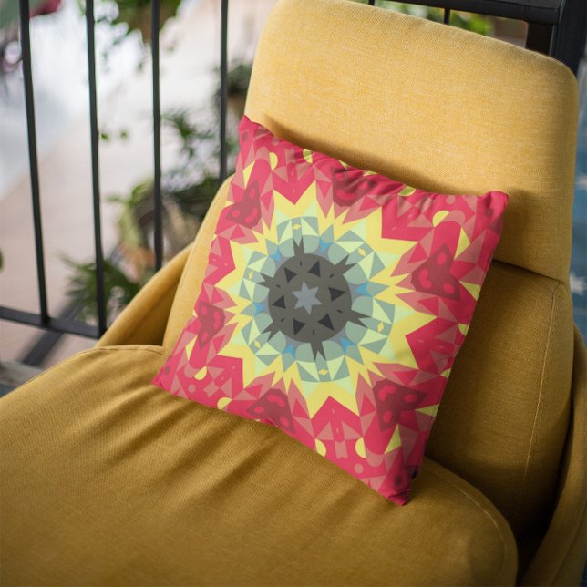 Retro Mandala Flower Red and Gult Kudde (Skapare uppladdad)