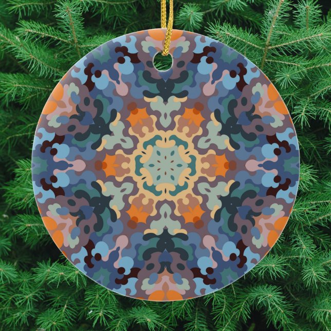 Retro Mandala Orange Blue och Gult Julgransprydnad Keramik (Orange and Blue Retro Mandala Christmas Ornament from Wormhole Orbital)