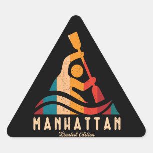 Retro Manhattan Kayaking Triangelformat Klistermärke