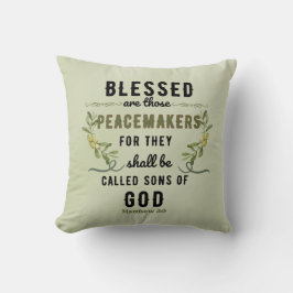 Retro Matthew 5:9 Vattenfärg i Olive Gren Kudde