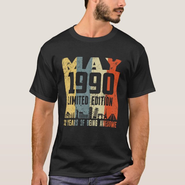 Retro May 1990 Funny 32nd Birthday T Shirt (Framsida)