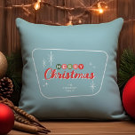 Retro Modern God jul Kudde<br><div class="desc">Lägg till en retro-charm till ditt hem med den här festliga julen dekorativ kudde! I denna moderna utformning från mitten av århundradet visas texten "God jul" i vintage-inspirerad typografi. Bakgrunden är att teal-tealerna accentueras av 1950-talets stil-stjärnor,  snöflingor.</div>
