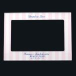 Retro Modern Vintage Rosa Bachelorette Helg Magnetisk Fotoram<br><div class="desc">Den har mjuk rosa och vitt rand med marinaccenter och fångar perfektens blandning av vintagens kust och lekfull modern. Fullständigt anpassade - uppdatera namn,  datum eller ordalydelse så att de stämmer överens med din strand helg vibe. Samordna med fullt Beach Bliss Bachelorette-samlingen.</div>