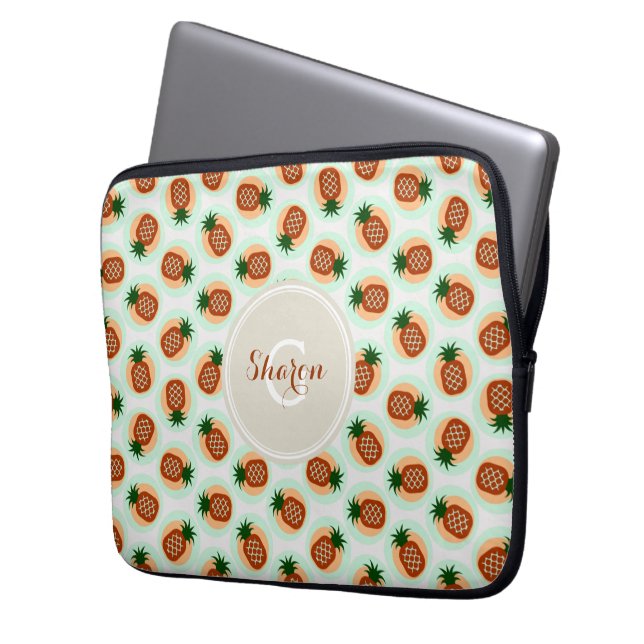 Retro monogram för brunt- och mintananasmönster laptop sleeve (Framsidan Vänster)