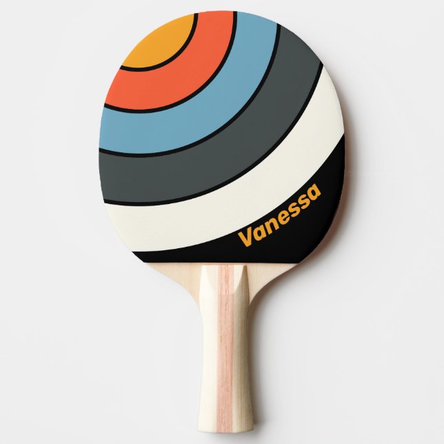 Retro Mörkt Regnbågscirkelrand med namn Pingisracket (Framsidan)