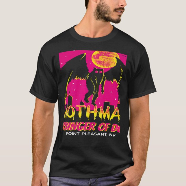 Retro Mothman Harbinger från Doom Legends Cryptid  T Shirt (Framsida)