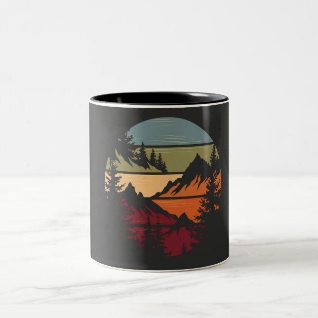 Retro Mountain Sunset utomhus, Hiking Gift Två-Tonad Mugg (Center)