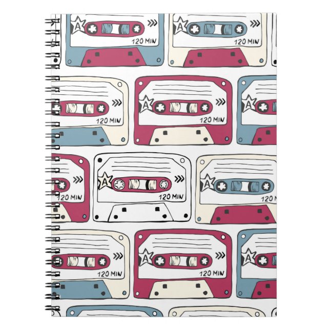 Retro Music Cassettes: Sten Background Mönster Anteckningsbok (Framsidan)