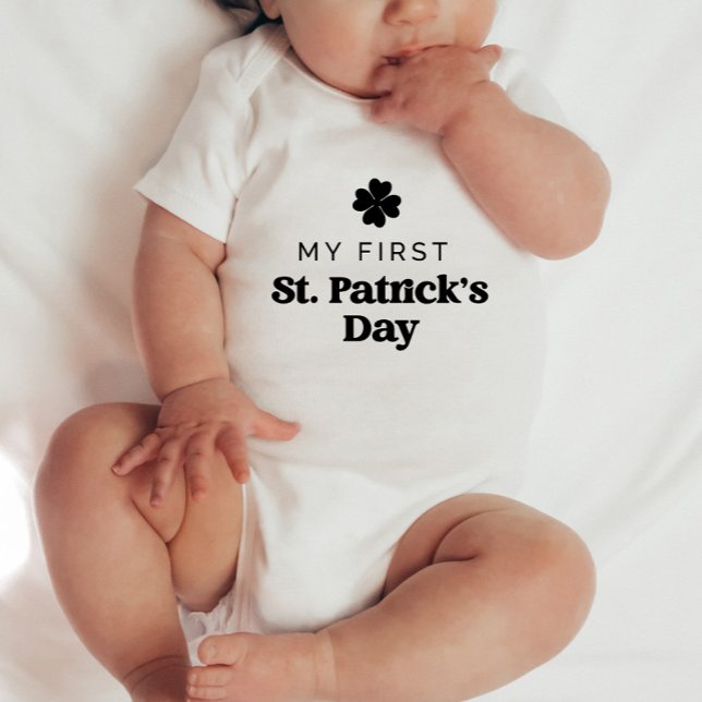 Retro My First Patricks Day T Shirt (Skapare uppladdad)