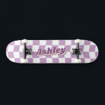 Retro Namn Girly Lila White Checker Mönster Mini Skateboard Bräda 18,5 Cm<br><div class="desc">Din dotter kommer att kärlek den här giriga skateboard av JessicaAmber! Har en pastelllila och vit vågigt schackbräde mönster. Texten i mitten finns i ett lila-retrotypsnitt med en skugga. Redigera om du vill lägga till mottagarens namn (kort namn fungerar bäst). Du kan också ändra färg på alla delar i Zazzle-redigeraren....</div>