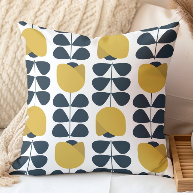 Retro Navy och gul blomsterdesign Kudde (Skapare uppladdad)