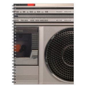 Retro omoderdaterad bärbar stereo-radiokassettretu anteckningsbok
