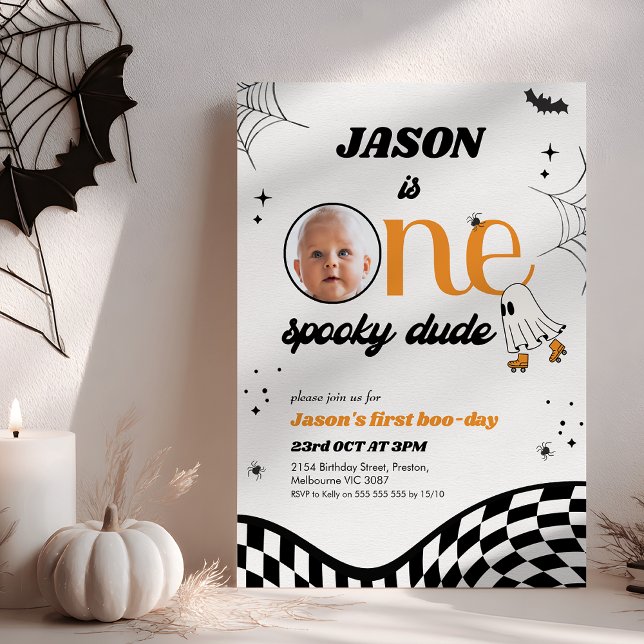 Retro Orange Black One Spooky Killen 1st Birthday Inbjudningar (Retro One Spooky Dude 1st Birthday Invitation, Spooky One Halloween First Birthday Invitation)