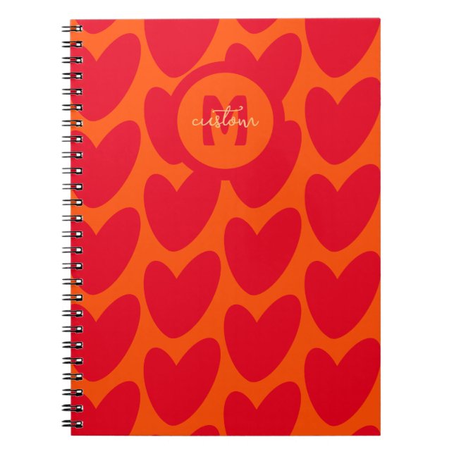 Retro Orange Groovy Red Hearts Namn over Monogram Anteckningsbok (Framsidan)