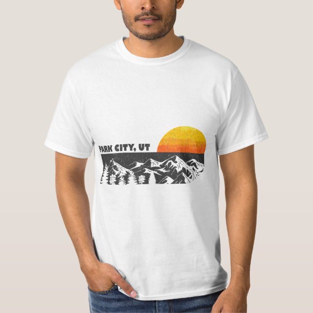 Retro Park City Utah Mountain Sunset Winter  T Shirt (Framsida)