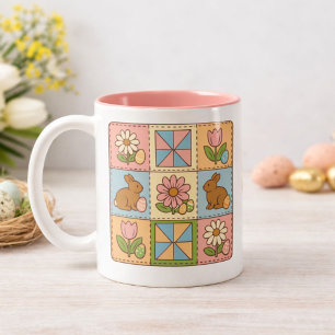 Retro påskharen blomstertäcke mönster Två-Tonad mugg