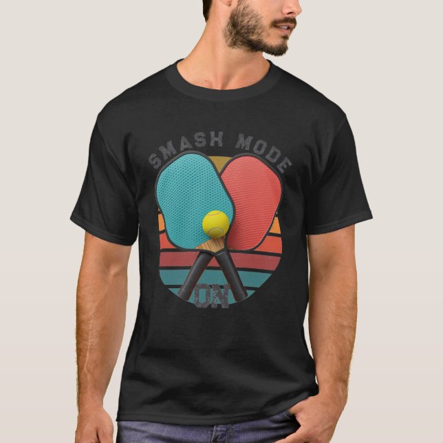• Retro Pickleball Smash Mode Paddle-grafik T Shirt (Framsida)
