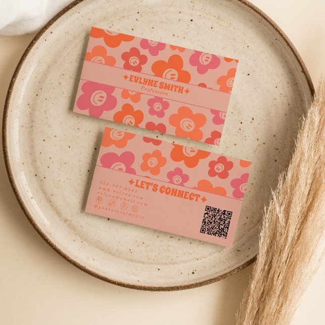 Retro Pink Orange QR Code Groovy Smiling Flowers  Visitkort (Skapare uppladdad)