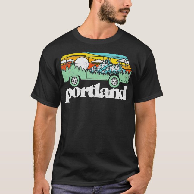 Retro Portland Oregon Hippie Van Mountain Träd   T Shirt (Framsida)