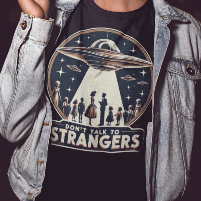 Retro Prata inte med Strangers UFO T Shirt (Skapare uppladdad)